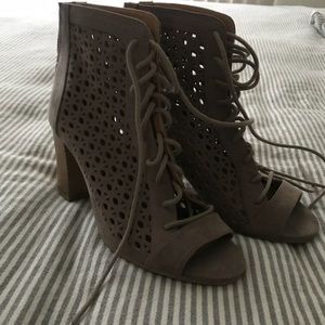 Heeled lace up bootie